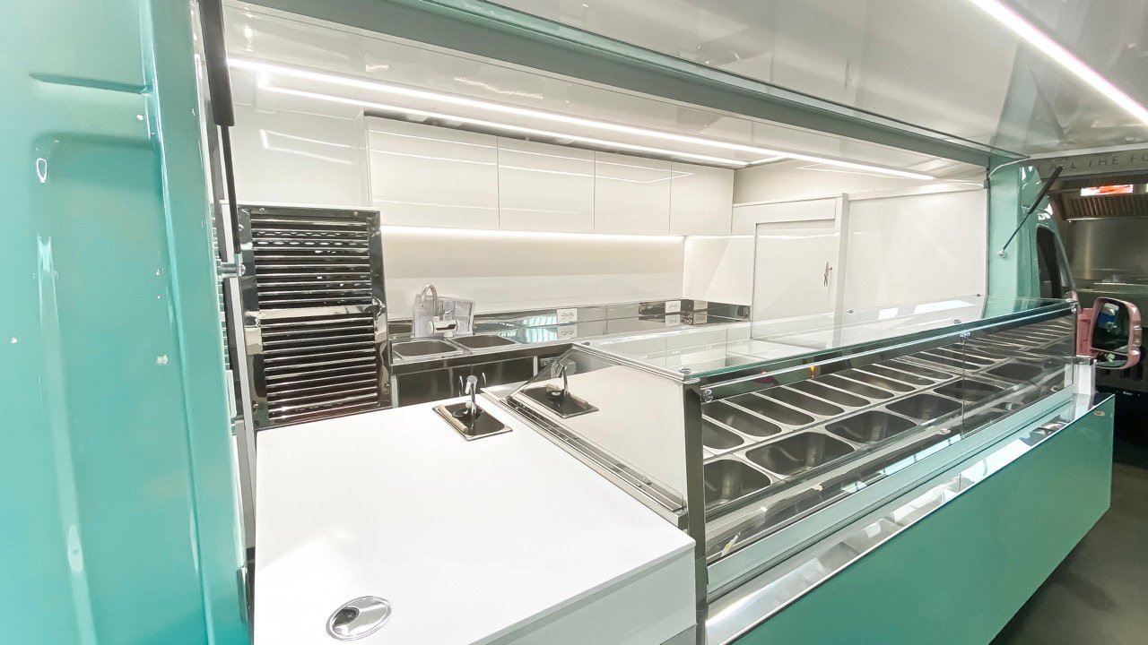 ROKA-Eis-Truck-Innen-03.jpeg